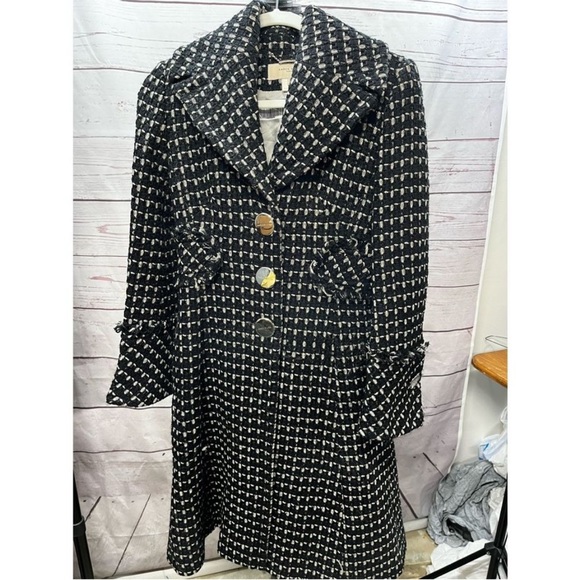 Karen Millen- Designer Coat Size 4 : Runs small would best fit 0-2 US size - Picture 3 of 11